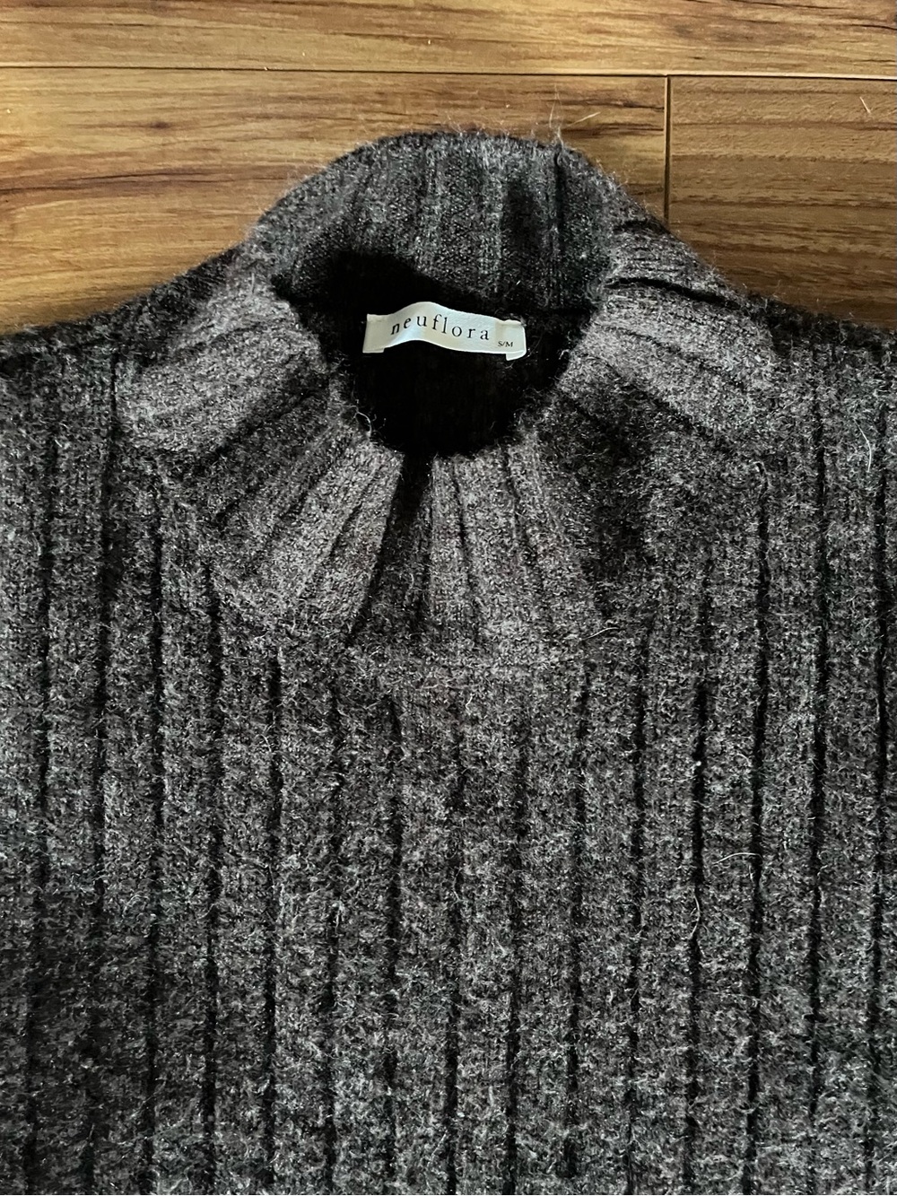 Neuflora Neutral Brown Ribbed Sweater - Picture 11 of 12